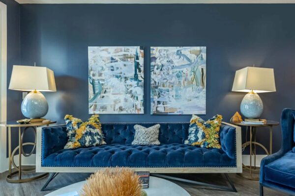 Residence at Old Hickory Lake apartment lounge.