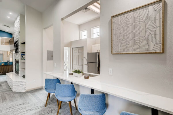 Copper Ridge apartments clubroom with breakfast bar.